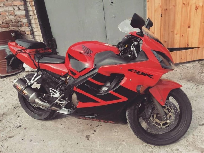 Мотоцикл Хонда 600 кубов