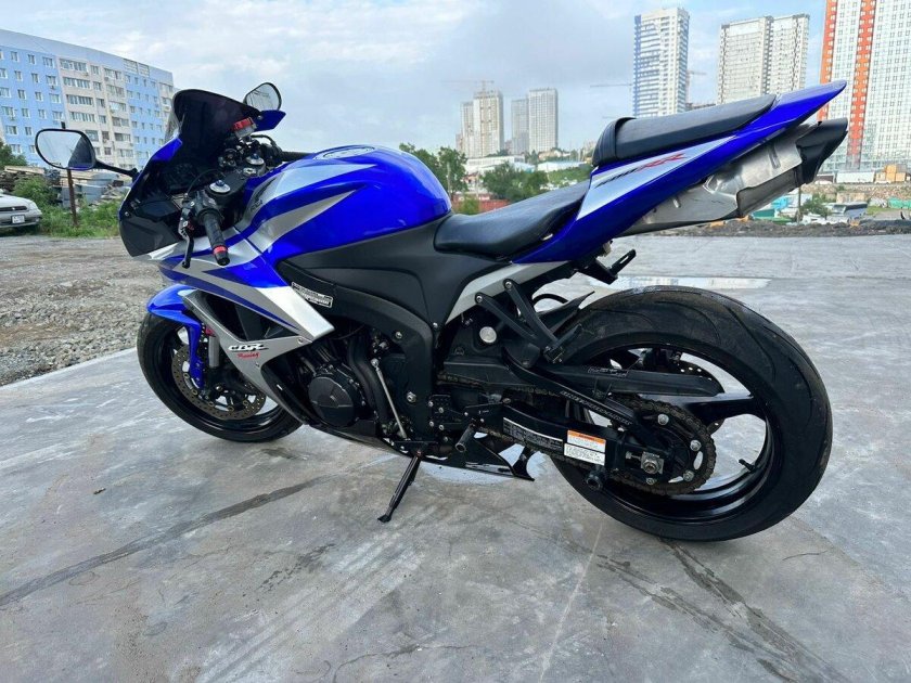 Мотоцикл honda cbr 600 rr