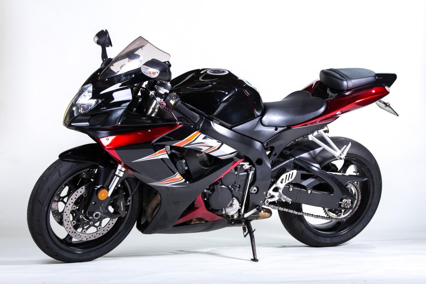 Мотоцикл спортбайк 600 кубов