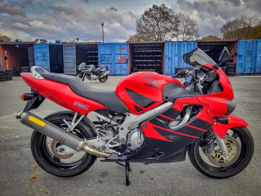 Хонда СБР 600 ф4