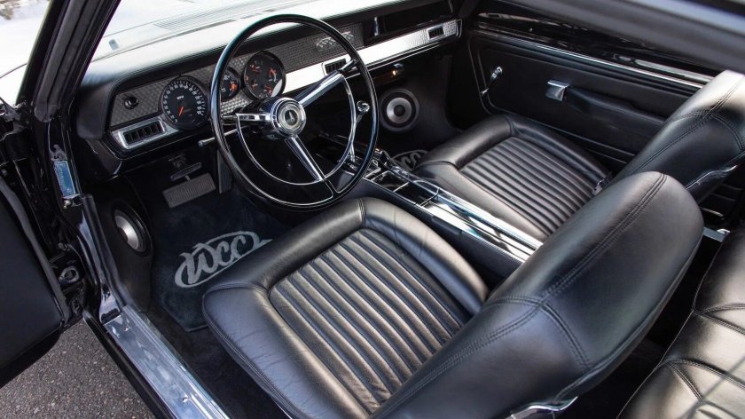 Plymouth Barracuda 1967 салон