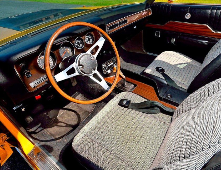 Plymouth GTX 1971 салон