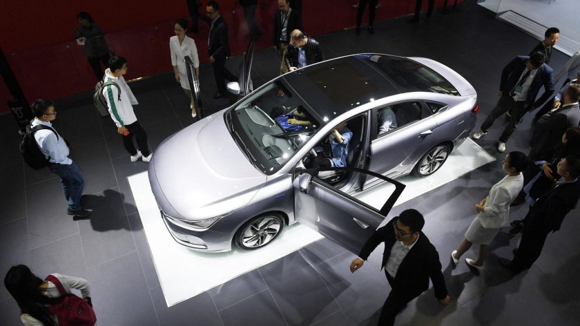 Китайский электромобиль zeekr