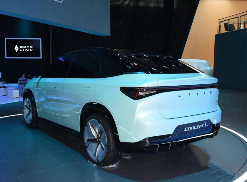 Livan китайский электромобиль