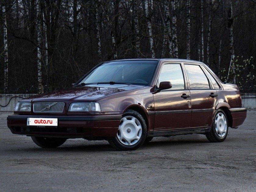 Volvo 460 1990