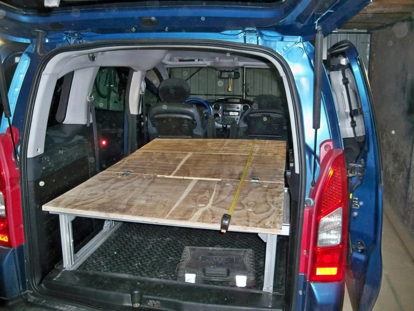 Полка багажника Фиат Добло