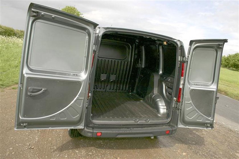 Габариты грузового отсека Фиат Добло фургон