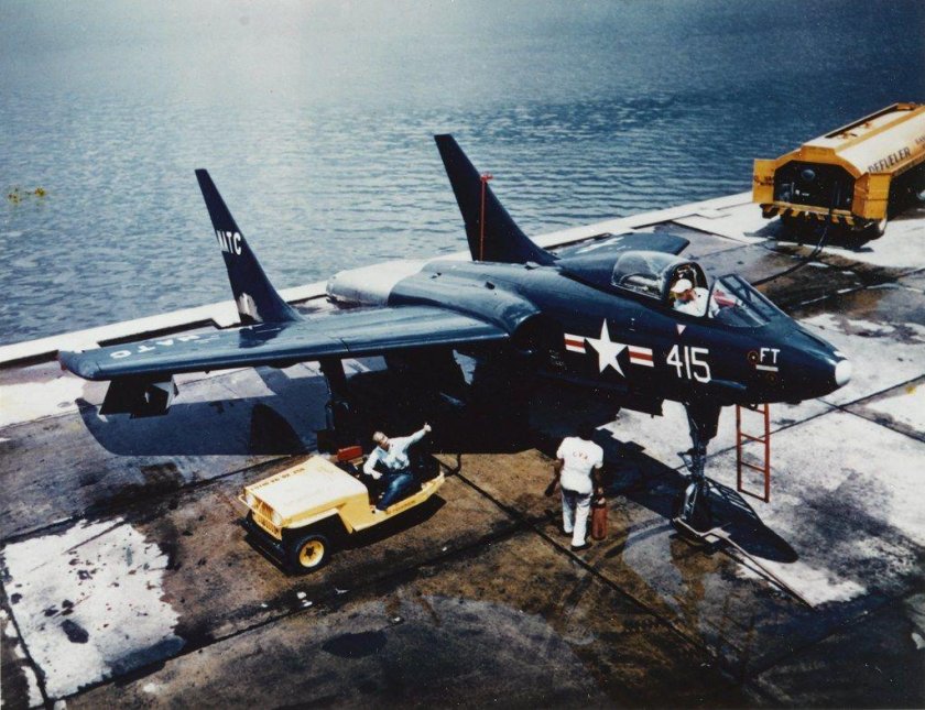 Chance-Vought f7u Cutlass