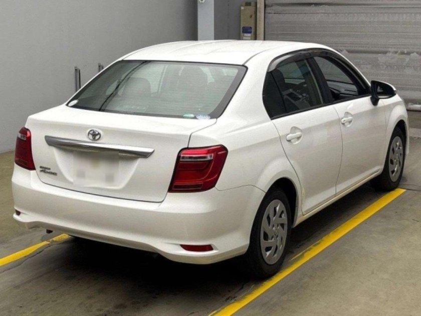 Toyota corolla axio 2016