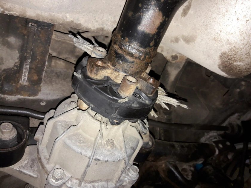 Эластичная муфта Kia Sportage