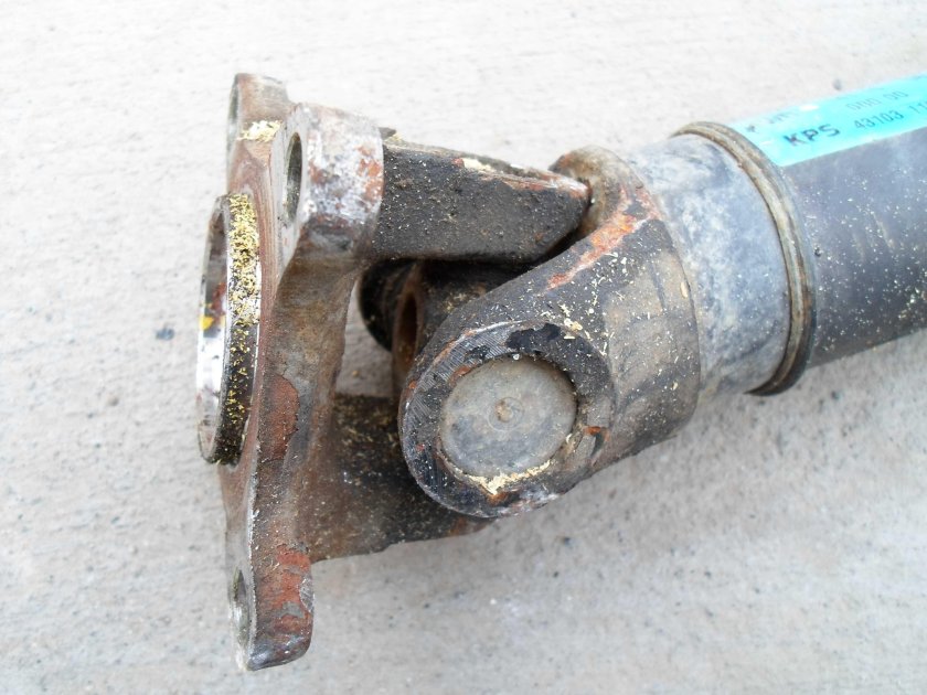 493003w000 вал карданный