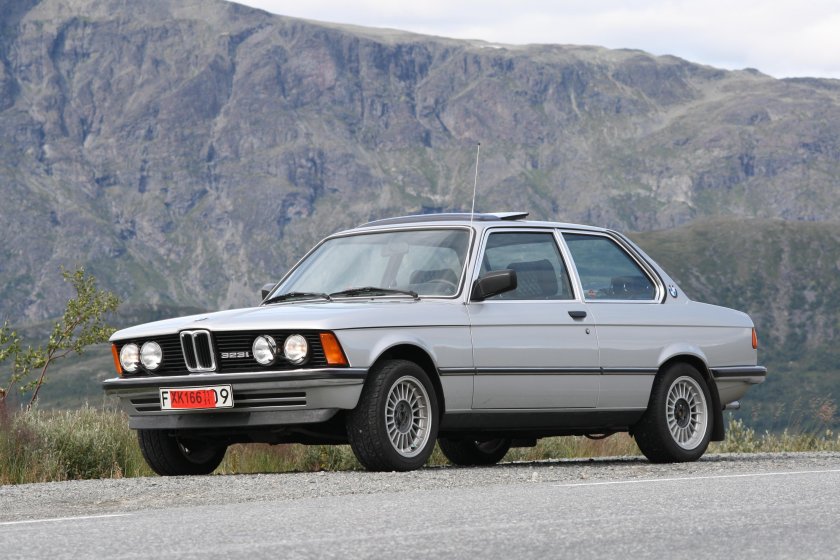BMW e21 323i