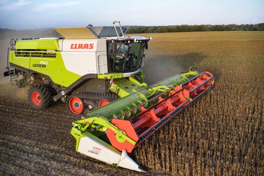 Комбайн CLAAS Lexion