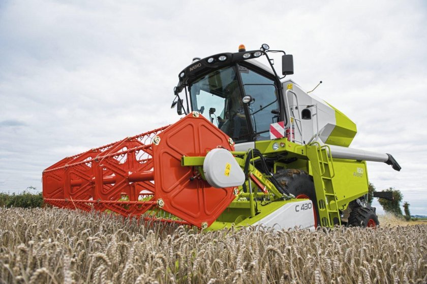 Зерноуборочный комбайн CLAAS