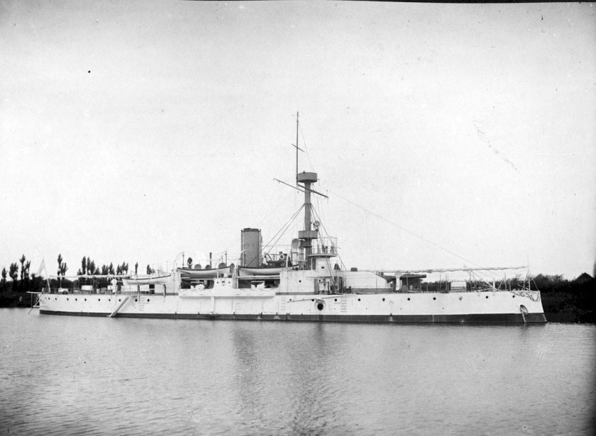 Крейсер Альмиранте Браун