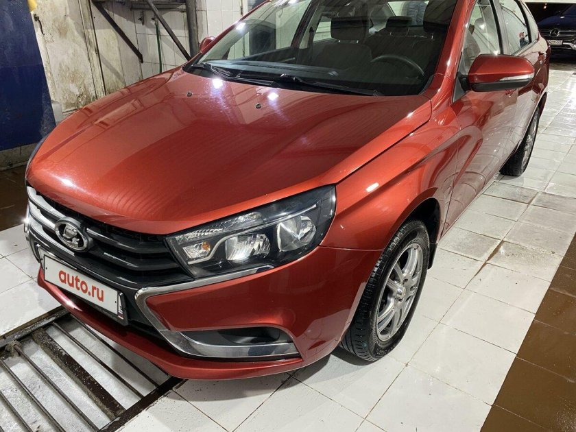 Лада Веста 1 1.6 амt (106 л.с.) б/у коричневый