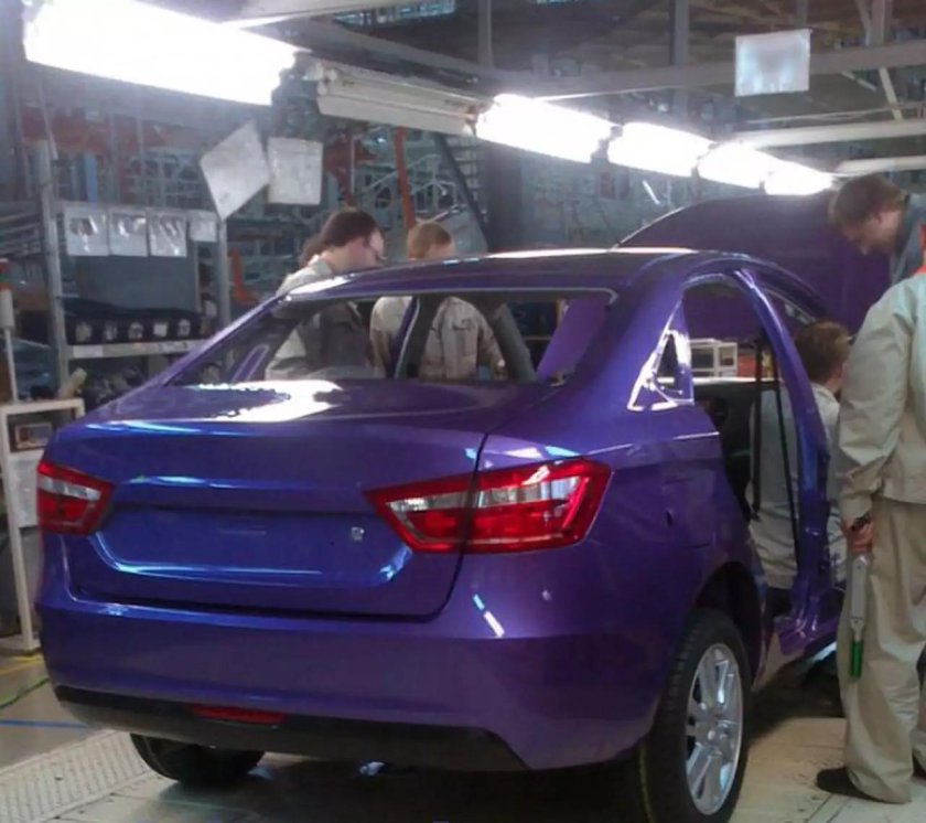 Лада Веста св фиолетовая