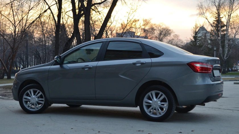 Лада Веста седан Плутон