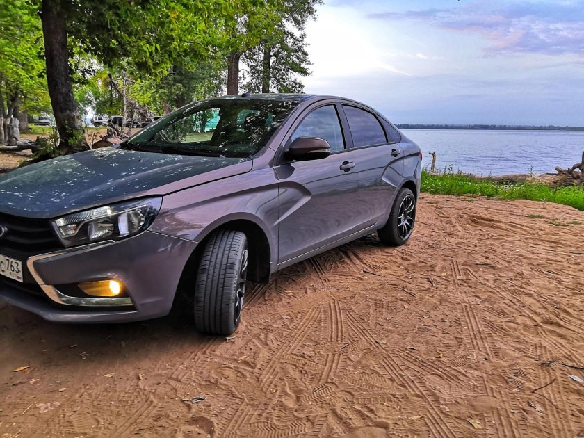 Лада Веста 2022 Фантом