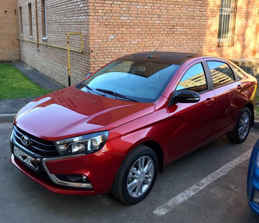 Лада Веста красный сердолик