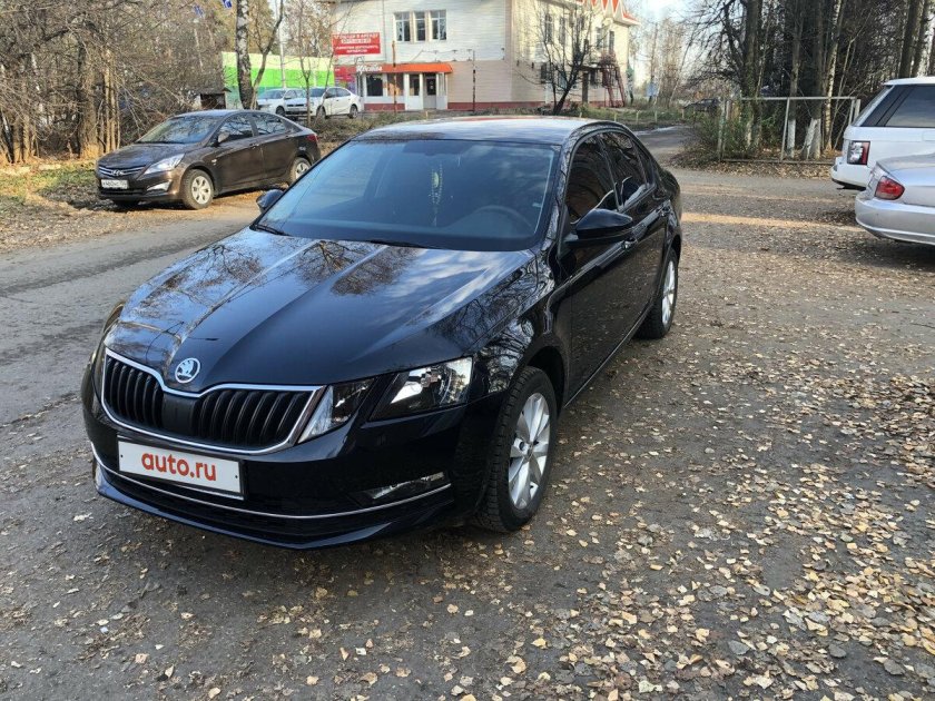 Skoda Octavia a7 Рестайлинг черная