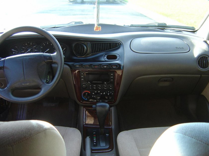 Дэу Леганза 2.2