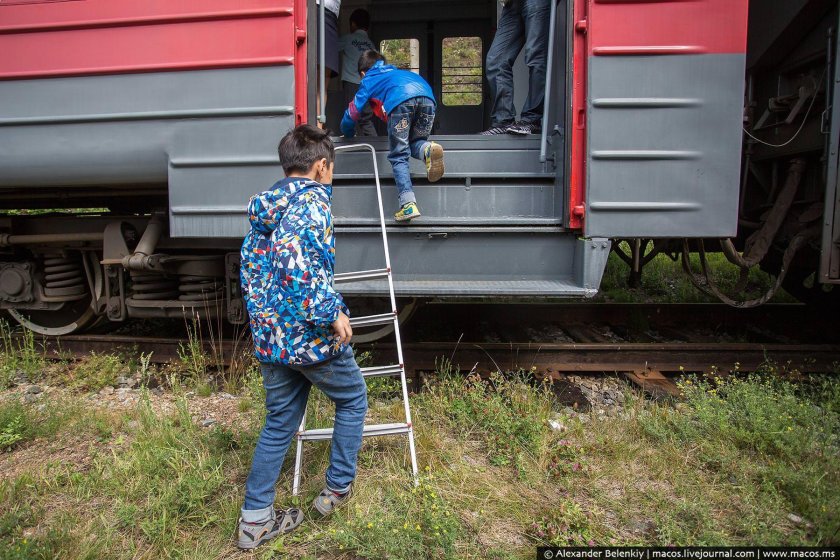 Подножка вагона