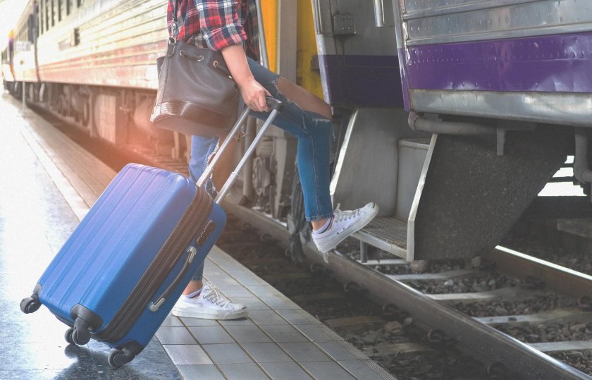 Чемодан поезд