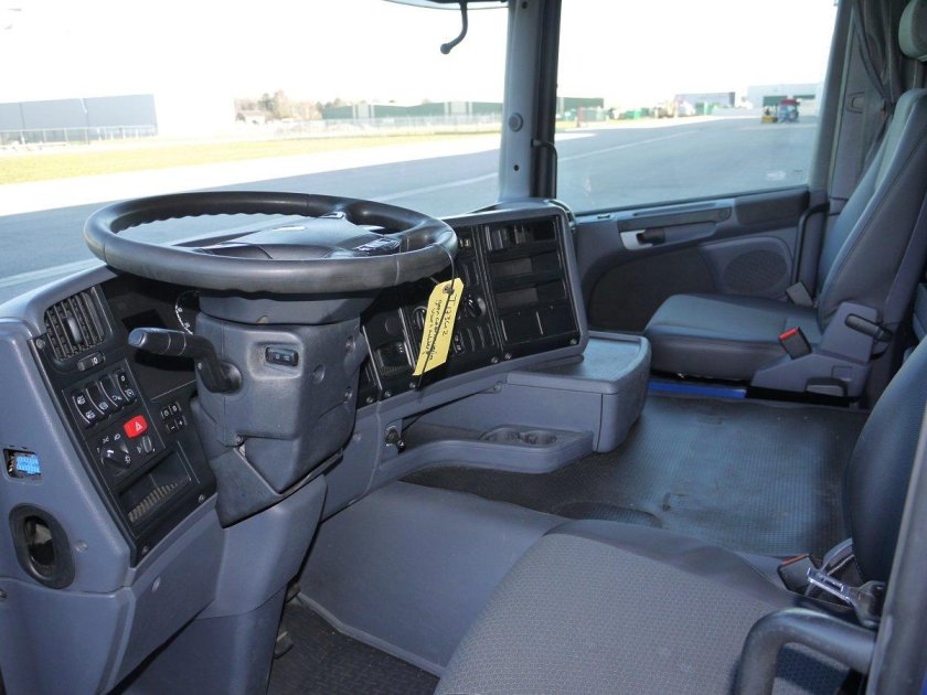 Кабина Скании внутри g360