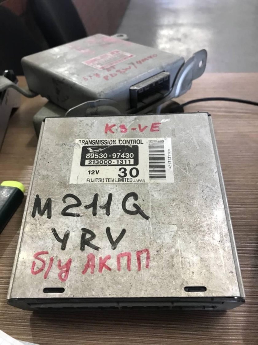 Блок управление АКПП Daihatsu YRV