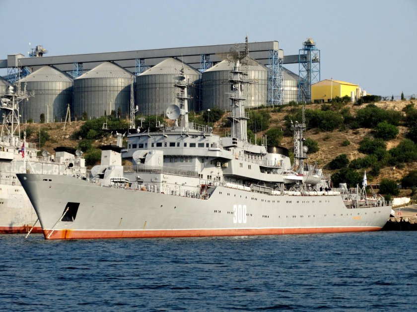 Корабль Смольный Кронштадт