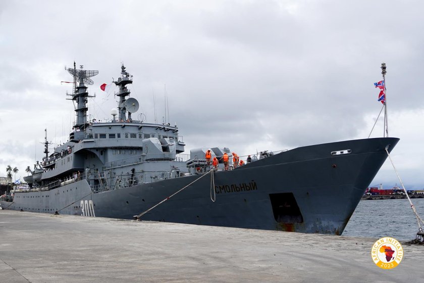 Учебный корабль вмф россии смольный