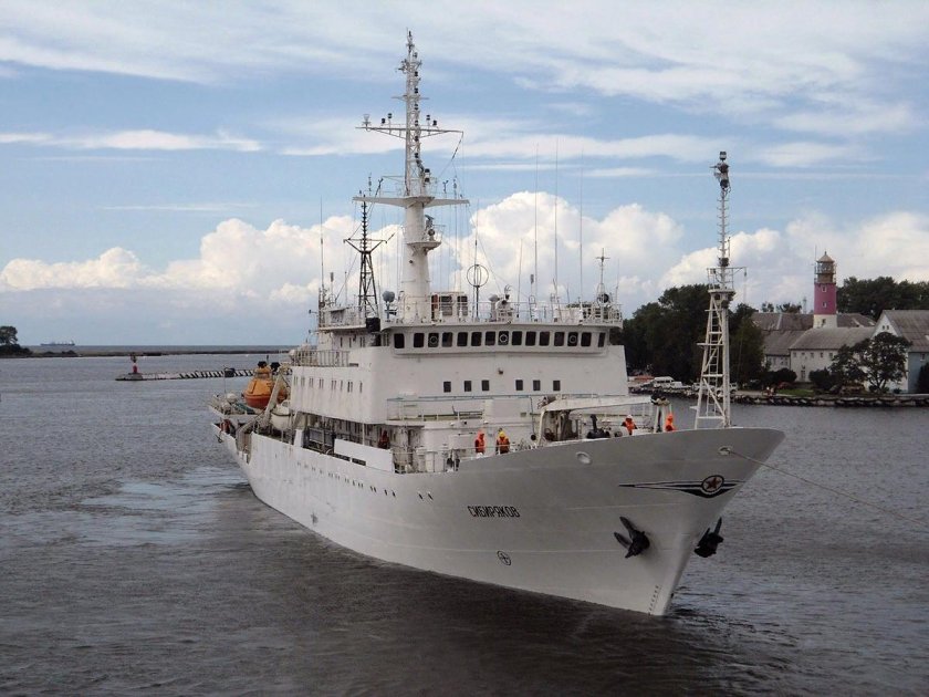 Гидрографическое судно Сибиряков проекта 865