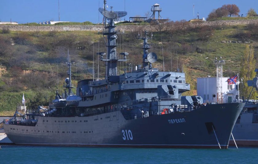 Перекоп учебный корабль