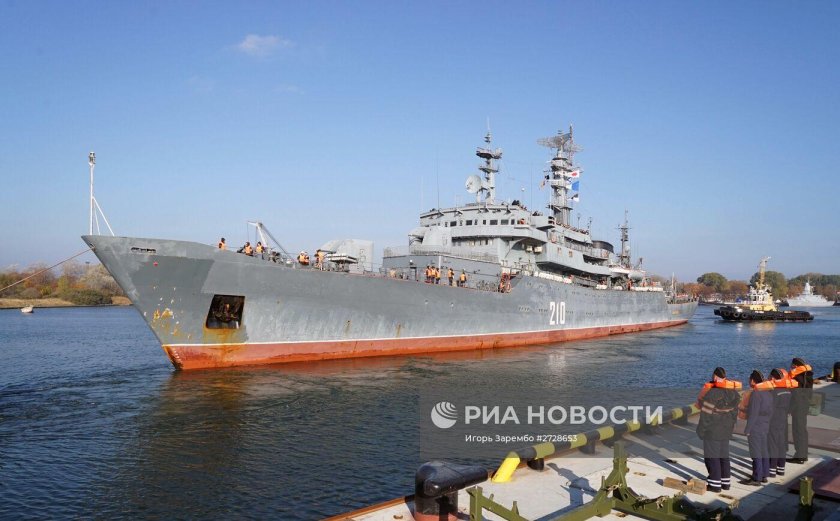 Учебный корабль вмф россии смольный