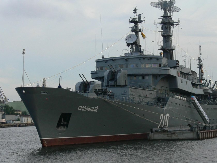Корабль Смольный Кронштадт