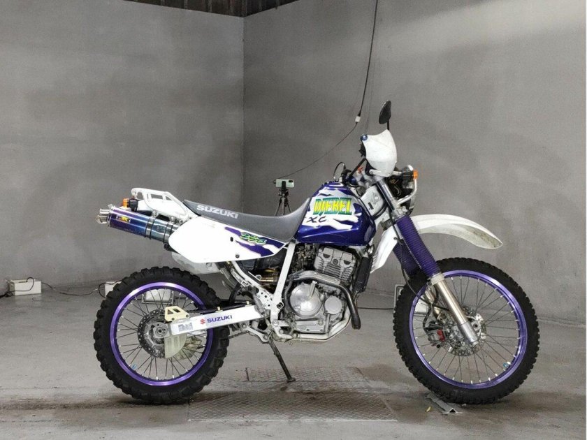 Suzuki Djebel 250 XC