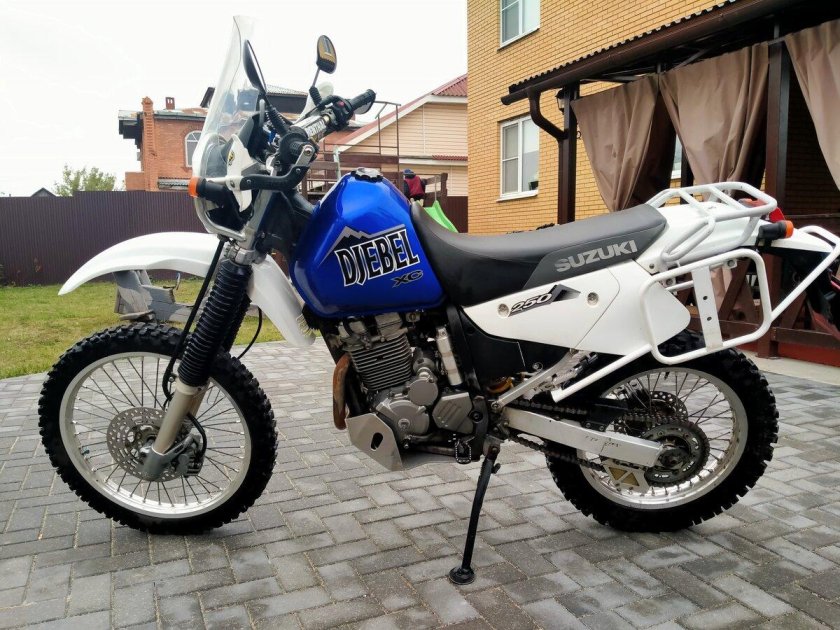 Suzuki djebel 250