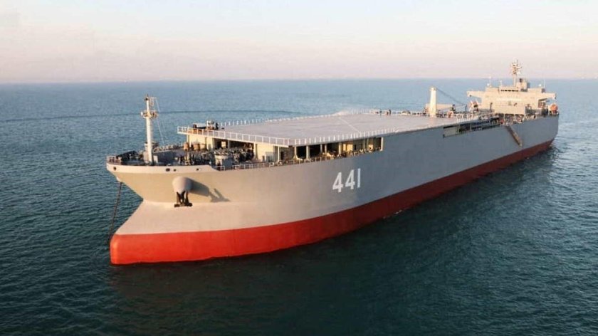 Вертолетоносец Макран Иран