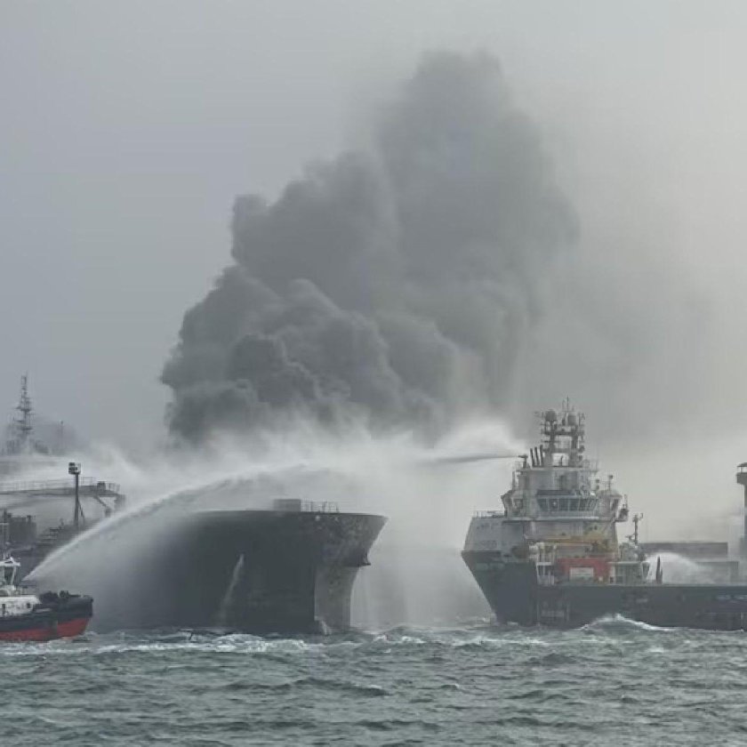 Танкер в черном море