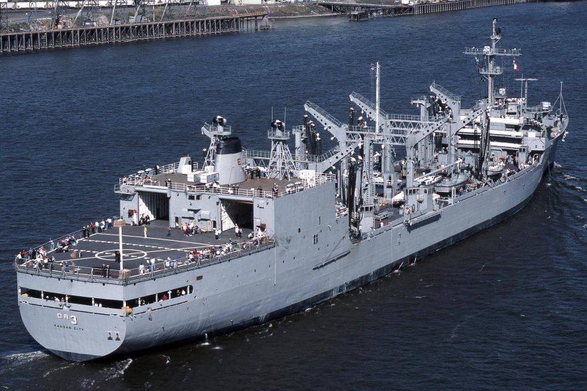 Корабль USS LCS-22 `Kansas City`