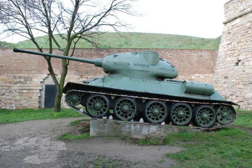 Югославские т 34 85