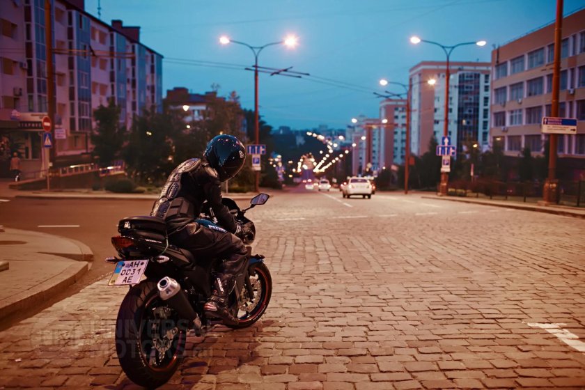 Парень на мотоцикле