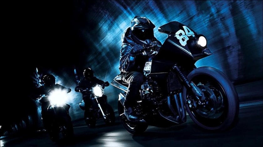 Мотоцикл ночью