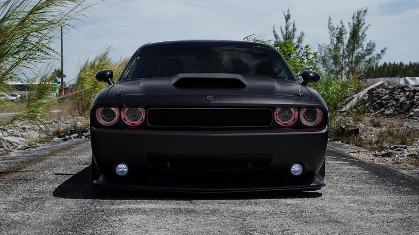Dodge Challenger srt8