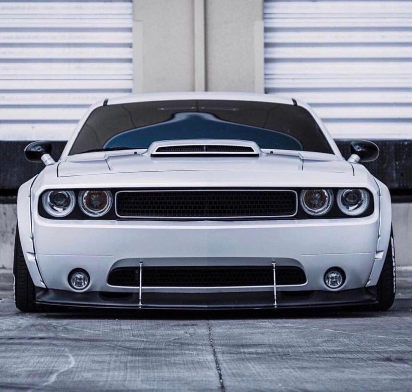 Dodge Challenger тюнингованный