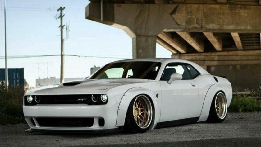 Dodge challenger hellcat