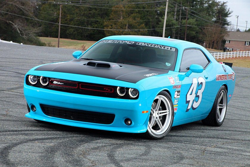 Dodge Challenger тюнингованный