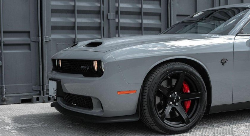 Dodge challenger srt hellcat redeye