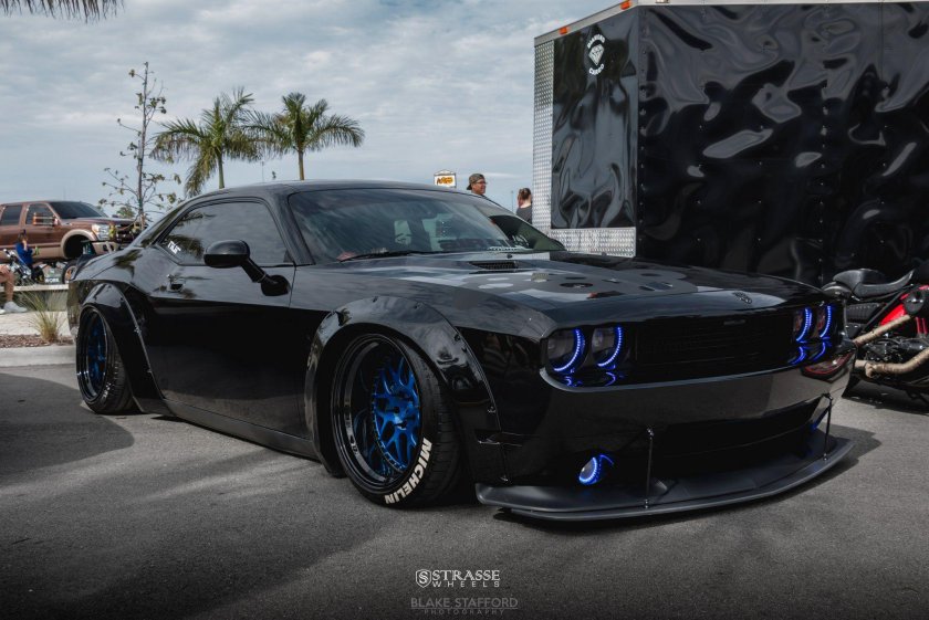 Додж Челленджер Хеллкэт демон